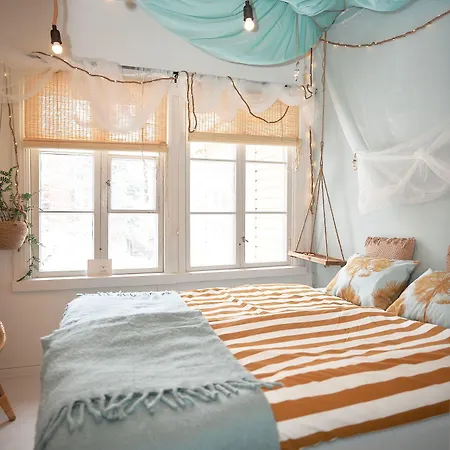 Naissaaren Valo Couette-café