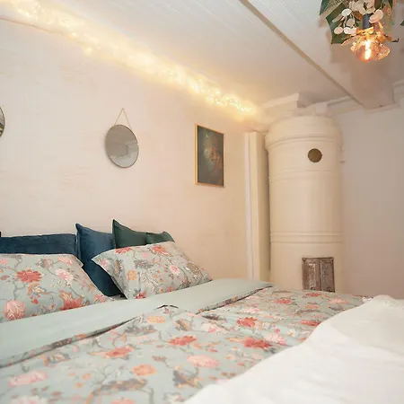 Naissaaren Valo Couette-café Jyväskylä