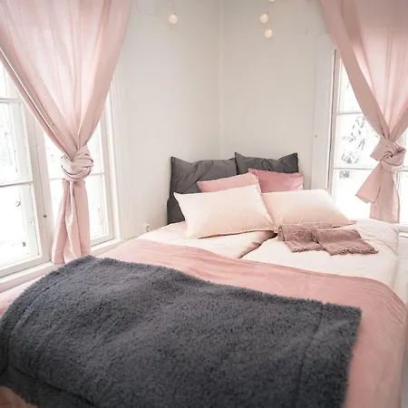 Naissaaren Valo * Jyväskylä