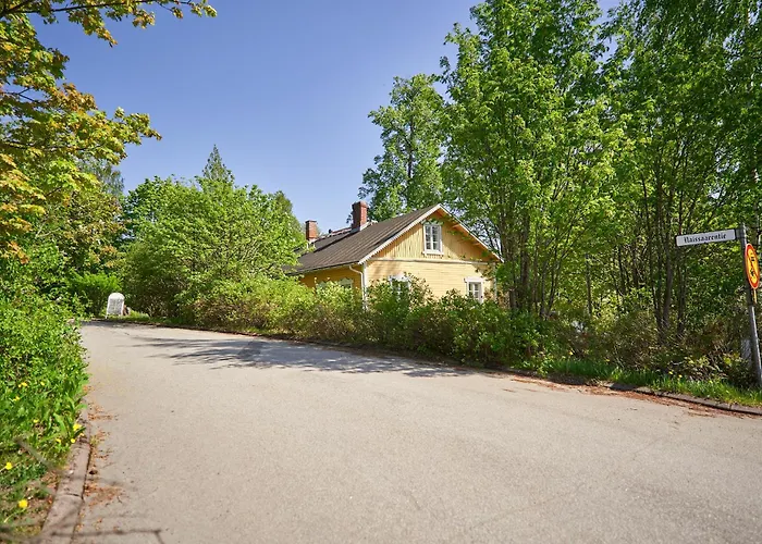 Naissaaren Valo Bed & Breakfast *