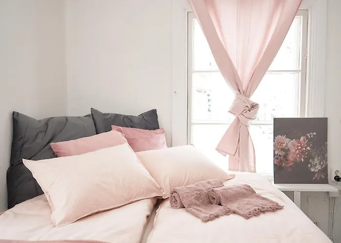 Naissaaren Valo Bed & Breakfast *