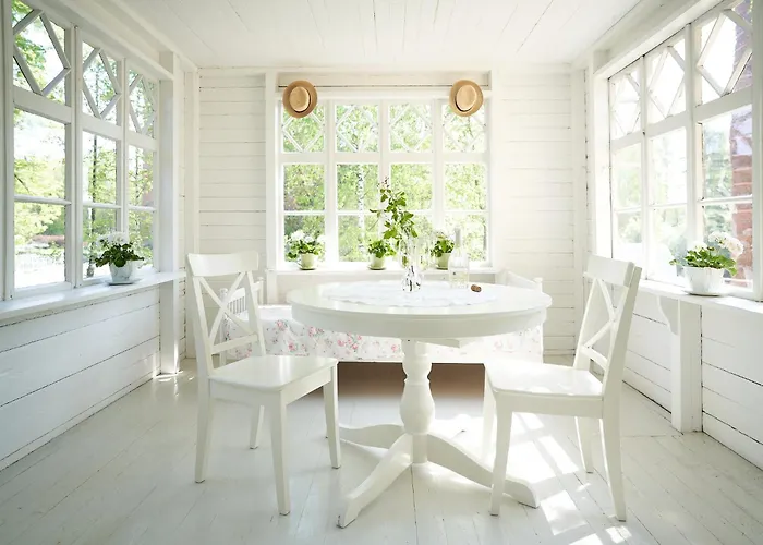 Naissaaren Valo Bed & Breakfast *