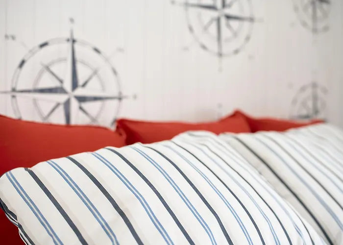 Bed & Breakfast Naissaaren Valo *